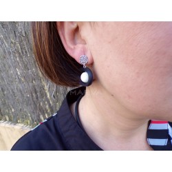 CHOZUNGULIRA earrings
